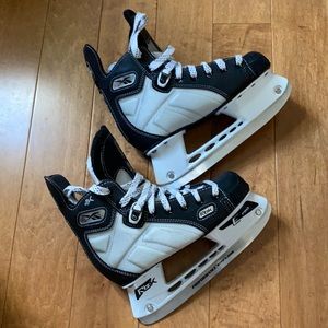 Reebok Kids Boys Ice Skates Sz 2.5